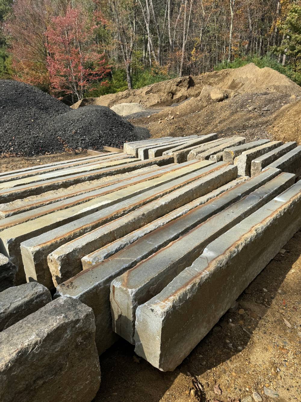High-quality Recycled Granite Curbing For Outdoor Projects